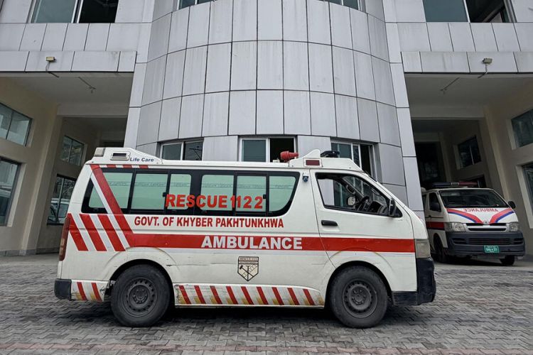 Pakistanda məktəbin damı uçdu: 18 nəfər həlak oldu - FOTO/VİDEO