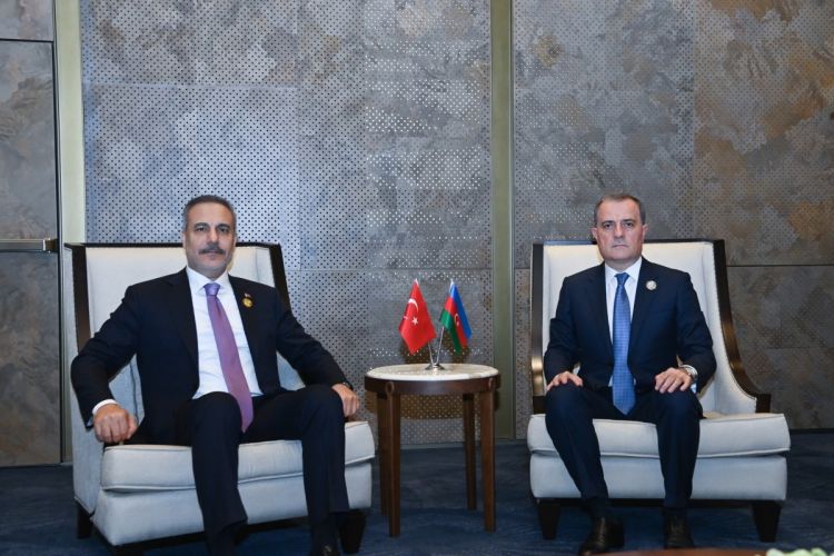 Ceyhun Bayramov Hakan Fidanla görüşüb