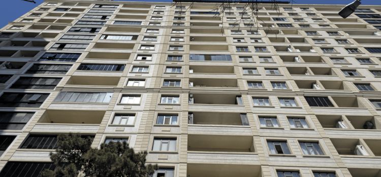 Xırdalanda 20 yaşlı gənc 5-ci mərtəbədən yıxılaraq ölüb - FOTO 