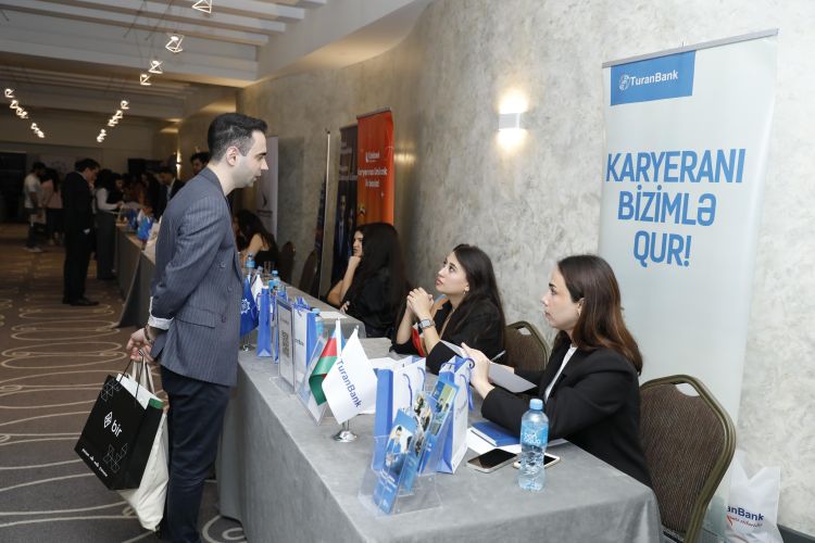 Dövlət Proqramı məzunları üçün karyera sərgisi keçirilib - FOTO