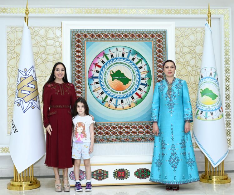 Leyla Əliyeva Oğulcahan Atabayeva ilə görüşüb - FOTO 