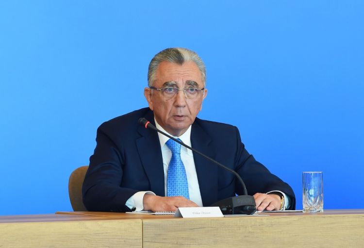 Eldar Əzizov qışa hazırlıqla bağlı müşavirə keçirdi