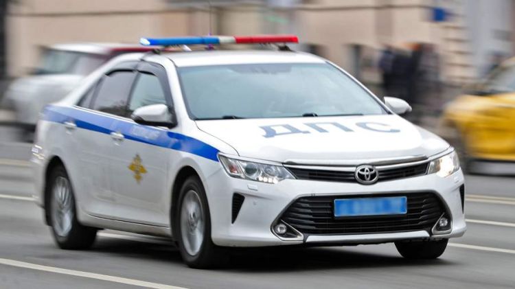 Həştərxanda minik avtomobili ilə avtobus toqquşdu: Yaralılar var
