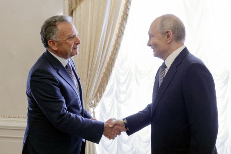 Uitkoff Putinlə danışıqların pərdəarxasından danışdı