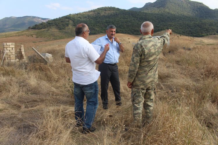 Azad edilmiş ərazilərdə mina və partlamamış hərbi sursatların  yerləri müəyyənləşdirilir - FOTO 