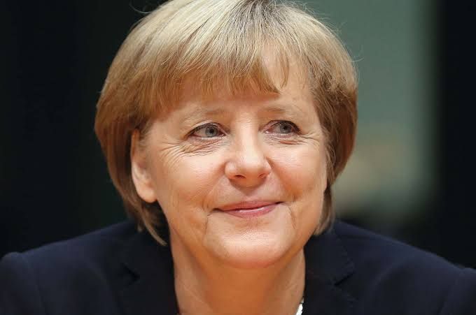 Angela Merkel İtaliyada ərzaq qıtlığına təəccüblənib