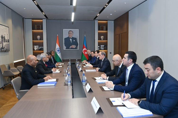 XİN Caişankarın Bakıya səfəri barədə məlumat yaydı - FOTO