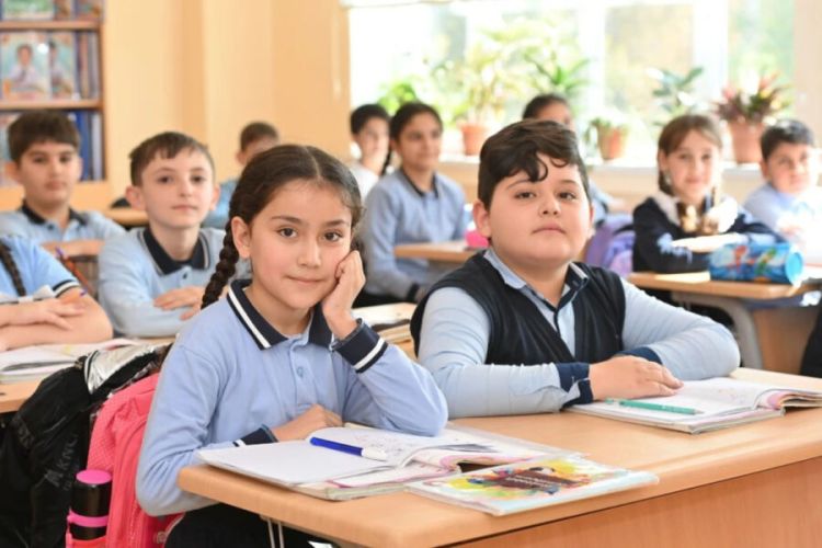 Məktəblərdə hər şagirdə görə ayrılacaq illik vəsait açıqlandı