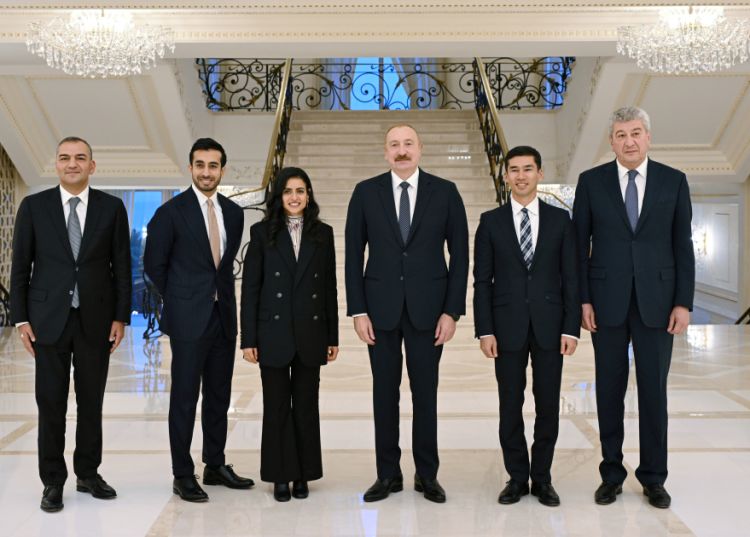 Prezidentin Şeyxa Əl Nuveysi ilə görüşündən VİDEOÇARX