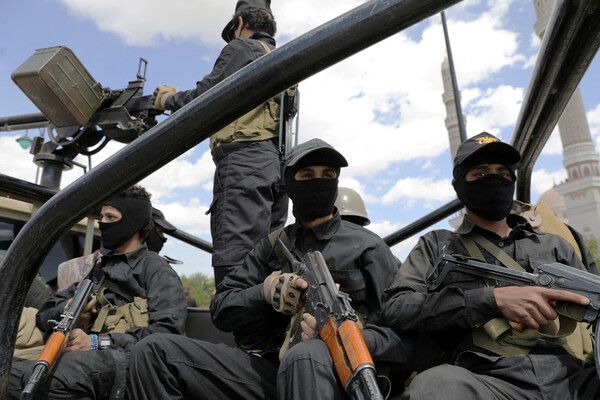 Husilər Səudiyyə Ərəbistanının Müdafiə Nazirliyinin binasına hücum ediblər