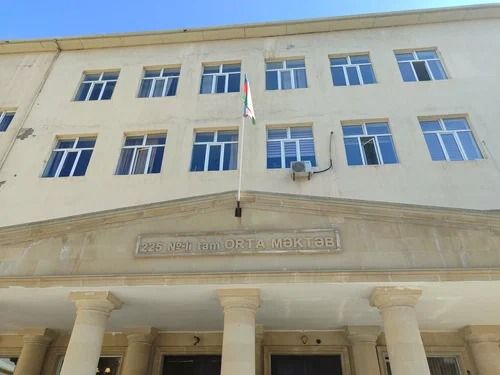 Bakıda şagirdin pəncərədən yıxılaraq öldüyü məktəbə psixoloqlar cəlb ediliblər