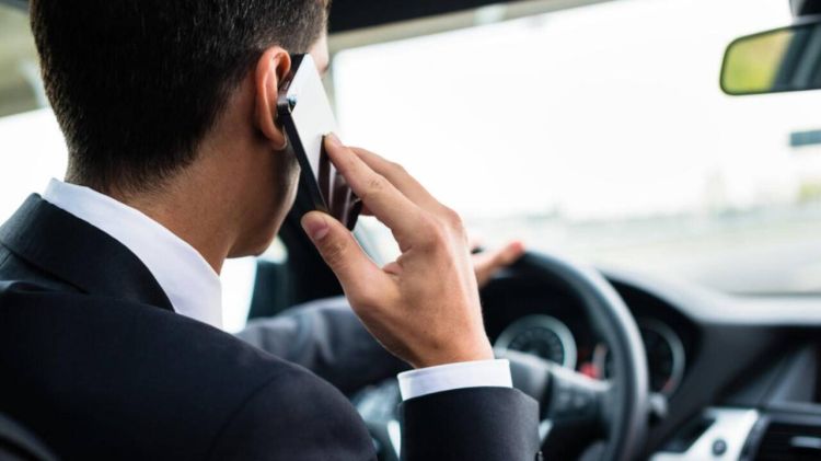 Sürücülərin telefonla danışması kameralarla qeydə alınacaq
